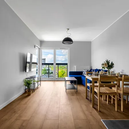 Apartamento Bemowo - Parking, Balcony & Workspace - By Rentujemy Varsovia