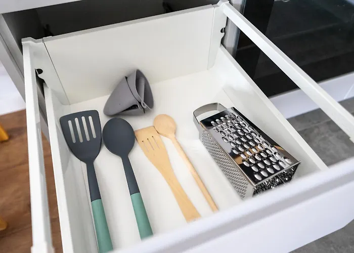 Bemowo - Parking, Balcony & Workspace - By Rentujemy Varsóvia